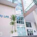 Lindo Flat Easy Life