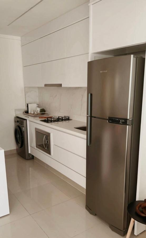 Lindo Flat Easy Life
